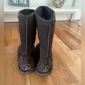 Women’s bearpaw boots